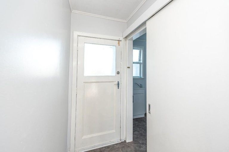 Photo of property in 1 Kupe Place, Castlecliff, Whanganui, 4501