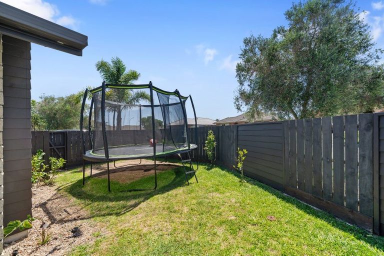 Photo of property in 2 Shaun Close, Papamoa Beach, Papamoa, 3118