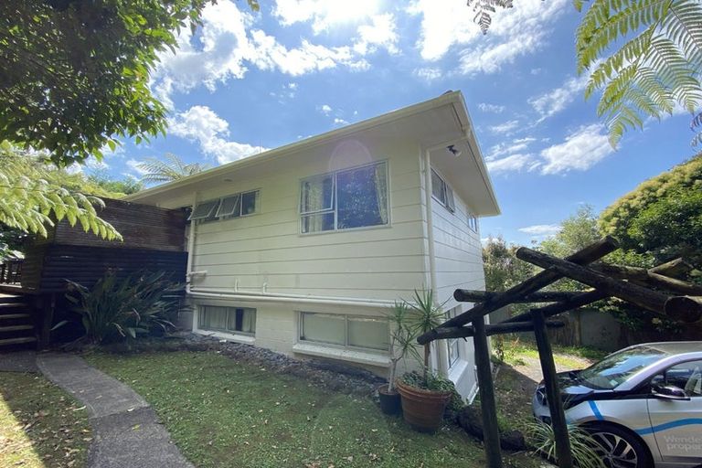Photo of property in 27 Malters Place, Browns Bay, Auckland, 0630