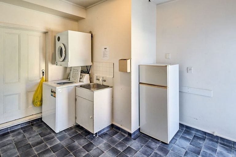 Photo of property in 81 Hill Street, Thorndon, Wellington, 6011