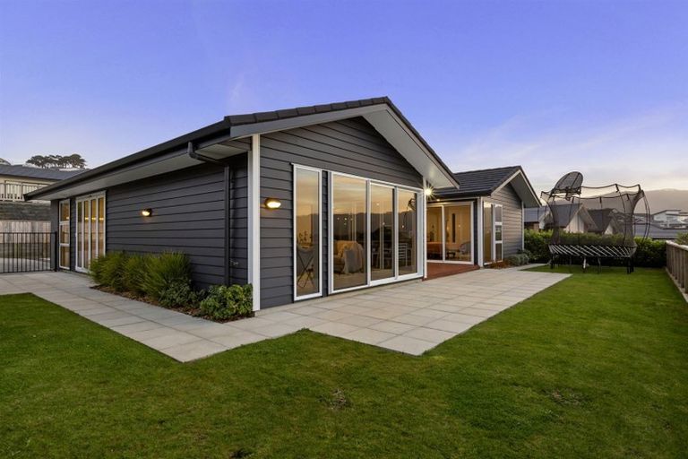 Photo of property in 14 Ken Douglas Drive, Aotea, Porirua, 5024