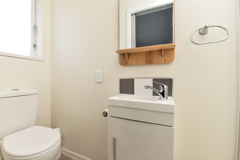 Photo of property in 2 Corrielea Crescent, Cambridge, 3434