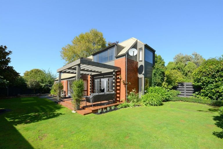 Photo of property in 1/10 Glenburn Place, Avonhead, Christchurch, 8042