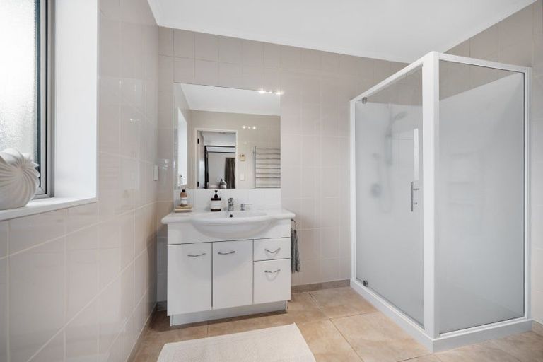 Photo of property in 91 Whaka Street, Maungaturoto, 0520