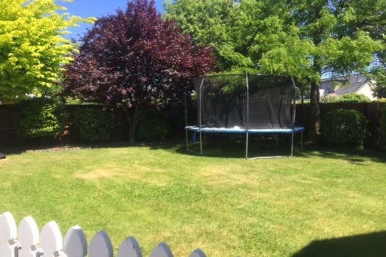 Photo of property in 15 Althorp Place, Avonhead, Christchurch, 8042