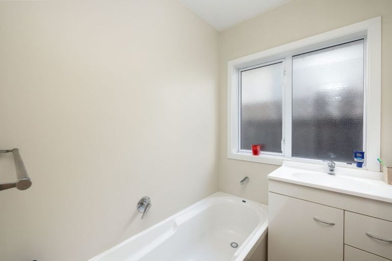 Photo of property in 390 Keyes Road, New Brighton, Christchurch, 8083