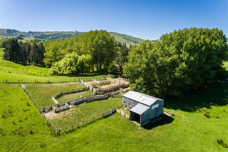 Photo of property in 2412 Kahuranaki Road, Elsthorpe, Havelock North, 4295