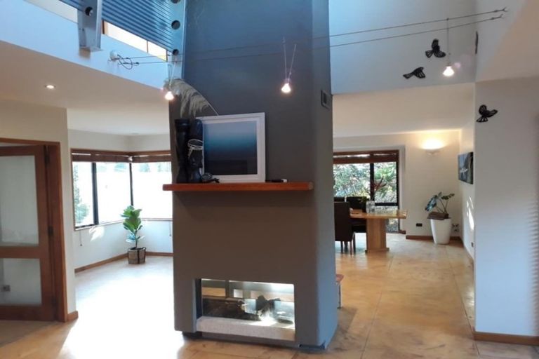 Photo of property in 8 Dalefield Drive, Cashmere, Christchurch, 8022