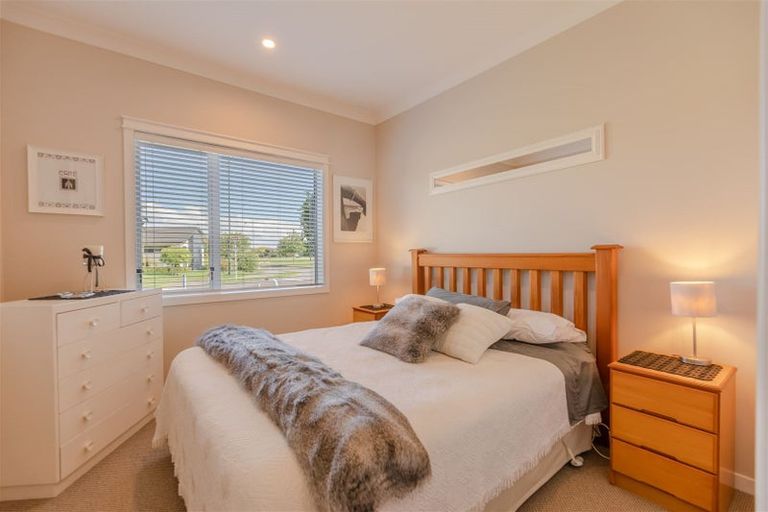 Photo of property in 12 Orotu Drive, Poraiti, Napier, 4112