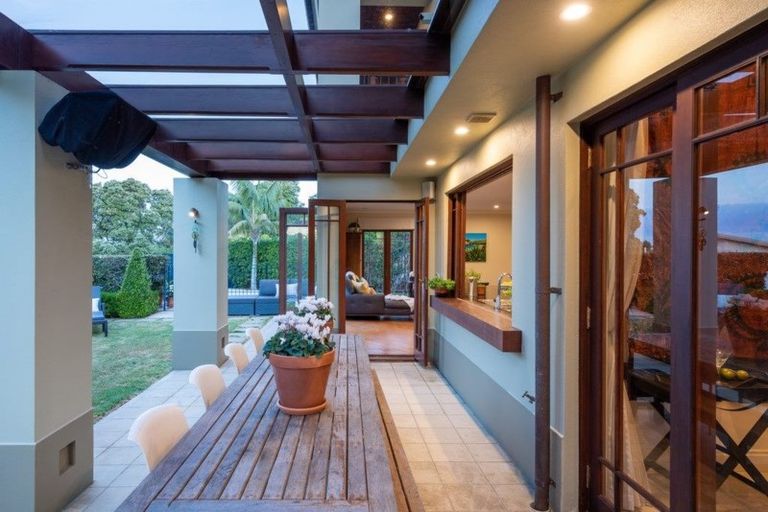 Photo of property in 15 Ocean View Road, Milford, Auckland, 0620