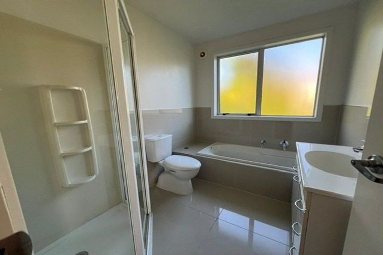 Photo of property in 41 Clayburn Road, Glen Eden, Auckland, 0602
