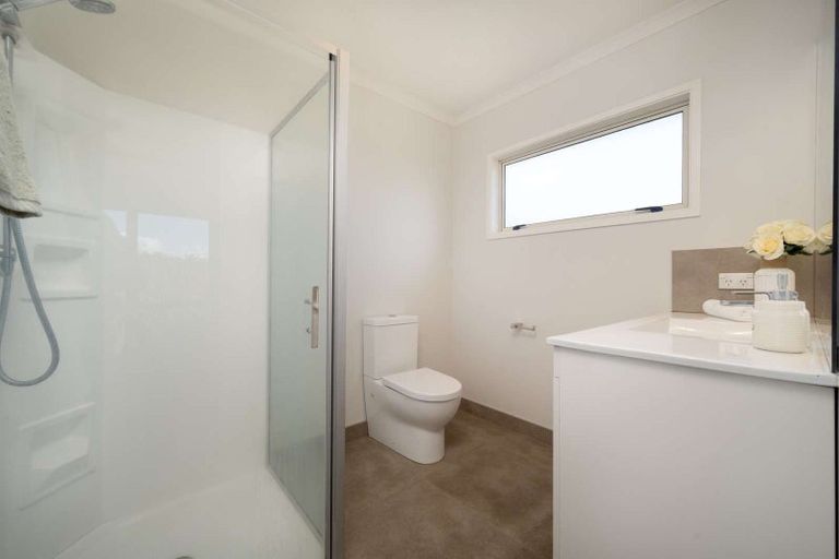 Photo of property in 30a Colmar Road, Mellons Bay, Auckland, 2014