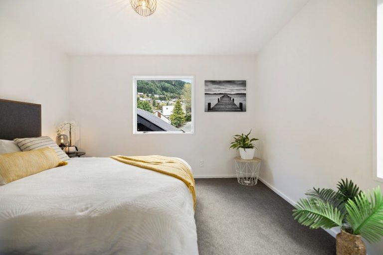 Photo of property in 12 Mackinnon Terrace, Sunshine Bay, Queenstown, 9300