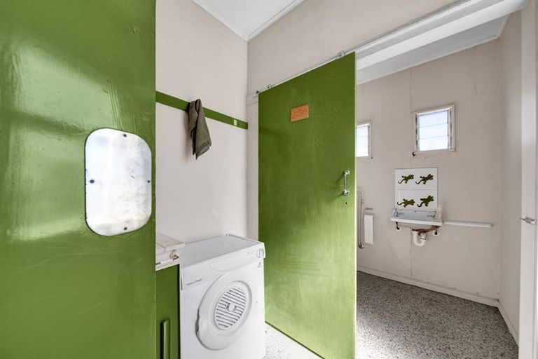 Photo of property in 10 Albion Street, Hawera, 4610