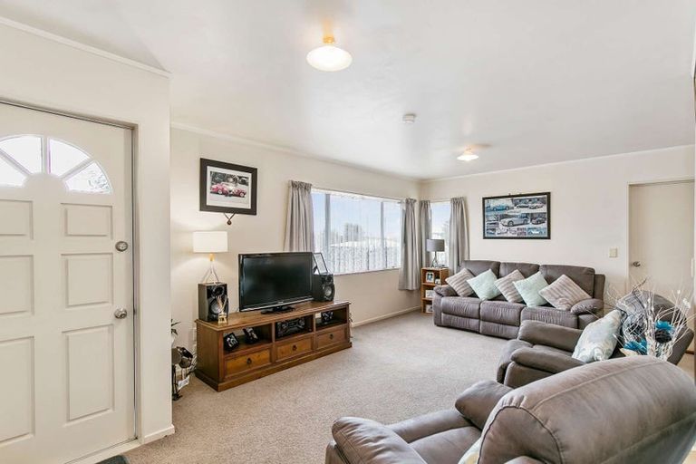 Photo of property in 2 Solea Road, Sunnyvale, Auckland, 0612