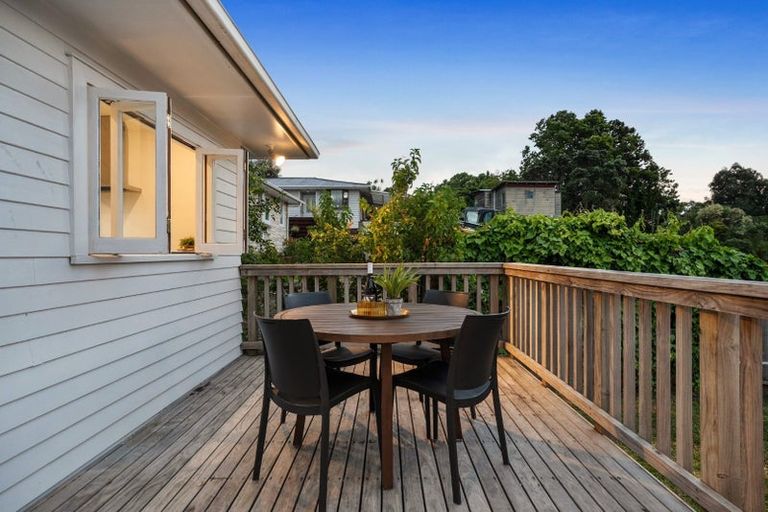 Photo of property in 10 Windy Ridge Road, Glenfield, Auckland, 0629