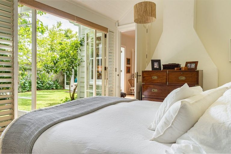 Photo of property in 51 Church Street, Devonport, Auckland, 0624