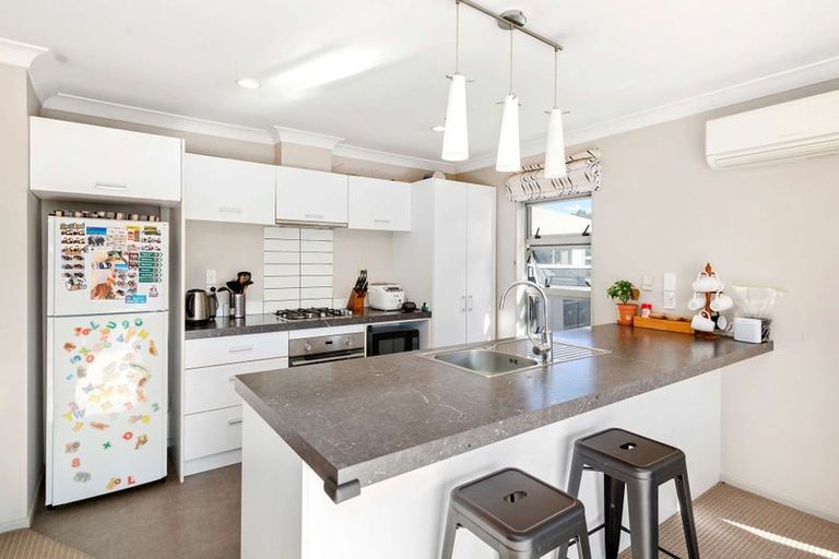 Photo of property in 15 Speldhurst Grove, Stokes Valley, Lower Hutt, 5019