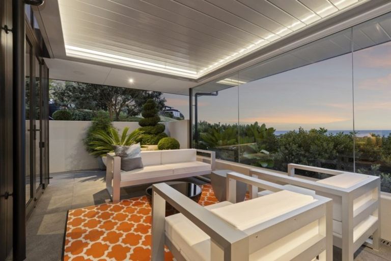 Photo of property in 12 Challenger Lane, Redcliffs, Christchurch, 8081