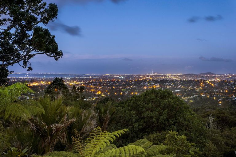 Photo of property in 39 Tawini Road, Titirangi, Auckland, 0604