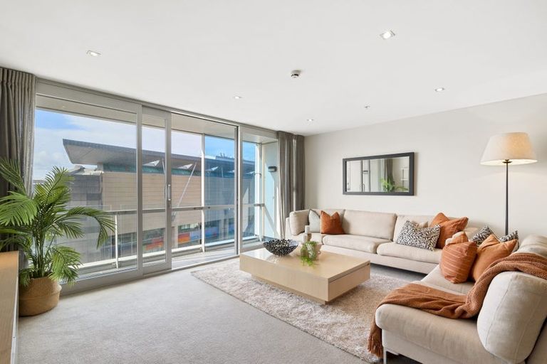 Photo of property in Portal Apartments, 7b/42 Cable Street, Te Aro, Wellington, 6011