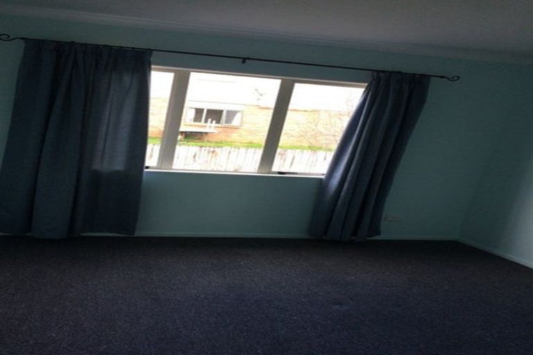 Photo of property in 20 Brashier Circle, Sunnyvale, Auckland, 0612