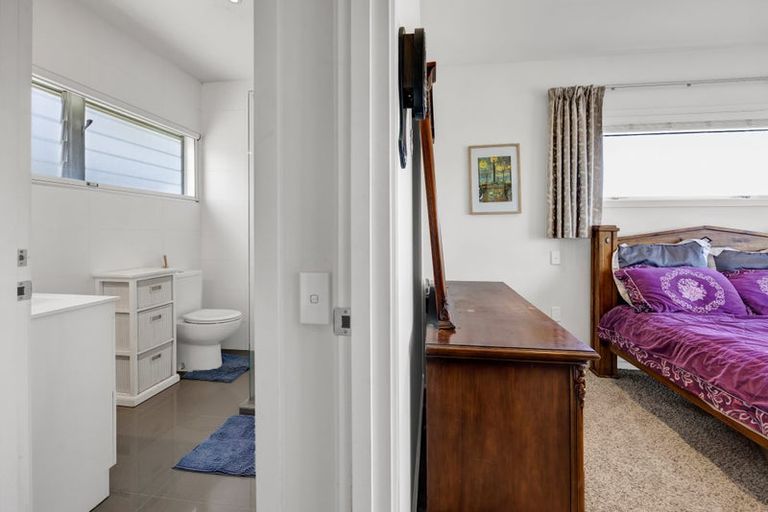 Photo of property in 16 Links Drive, Waiwhakaiho, New Plymouth, 4312