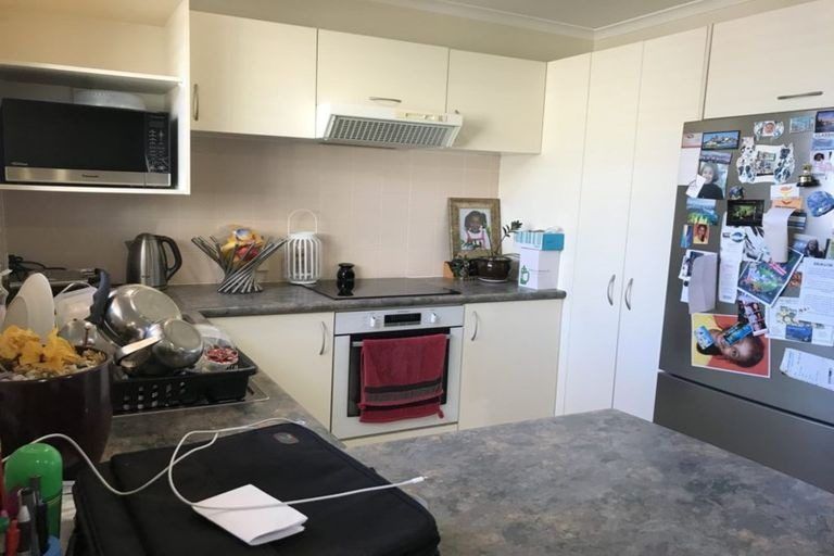 Photo of property in 48 Castlefinn Drive, Weymouth, Auckland, 2103