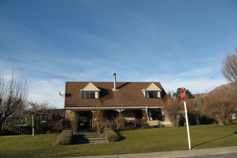 Photo of property in 8 Norman Terrace, Wanaka, 9305