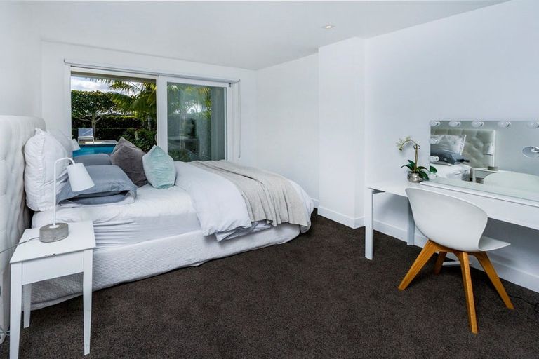 Photo of property in 306 Hurstmere Road, Takapuna, Auckland, 0622