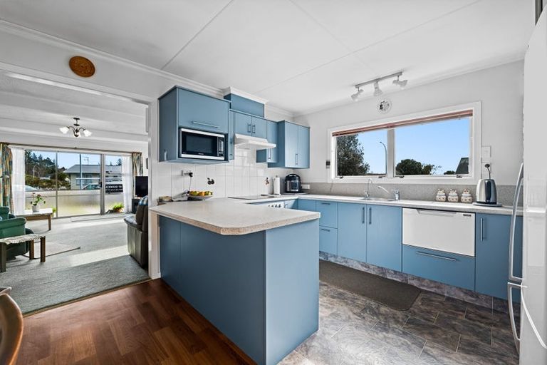 Photo of property in 7 Kamahi Place, Inglewood, 4330