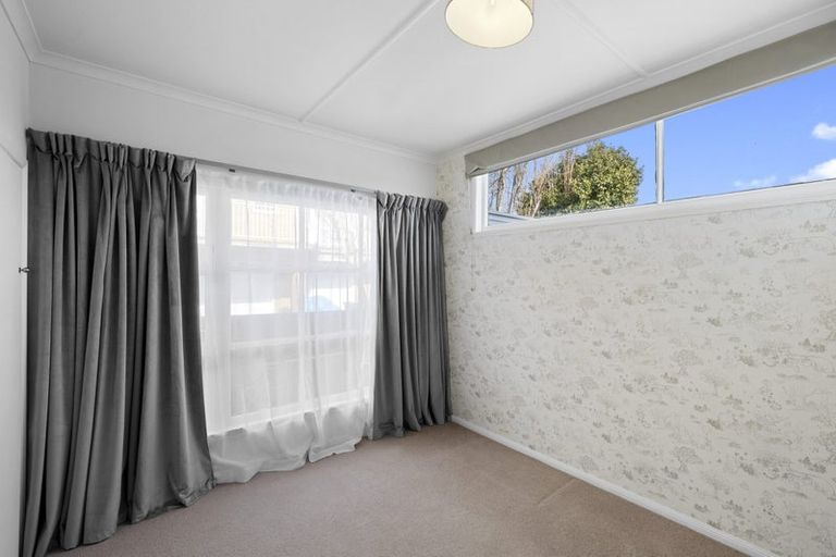 Photo of property in 260 Mangorei Road, Merrilands, New Plymouth, 4312