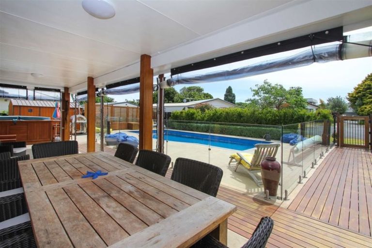 Photo of property in 33 Stella Drive, Clarks Beach, 2122