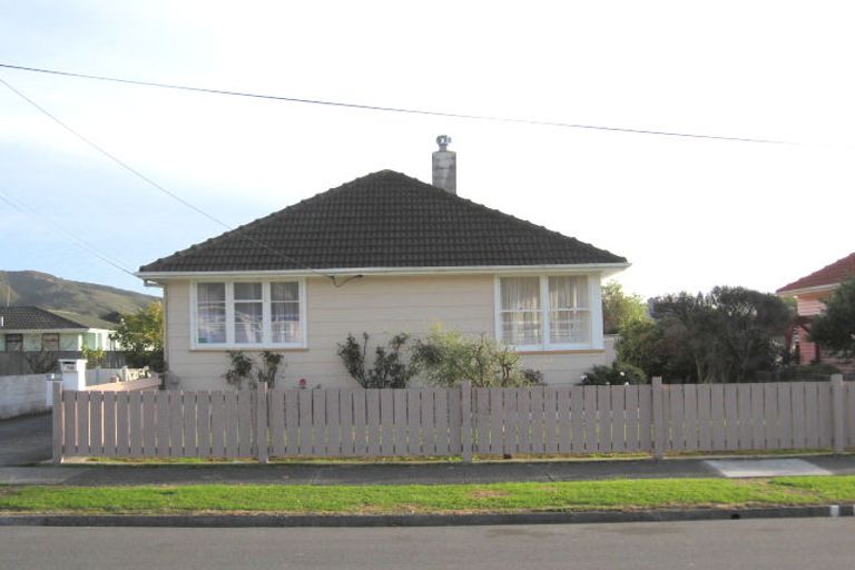 Photo of property in 18 Butler Street, Naenae, Lower Hutt, 5011