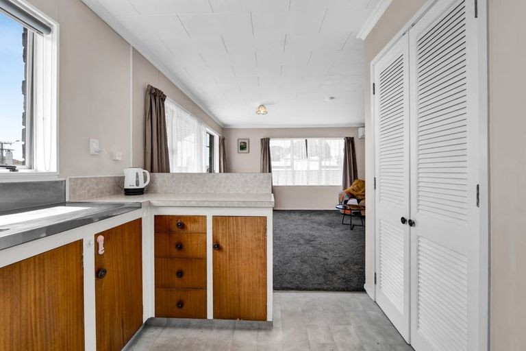 Photo of property in 43b Fulford Street, New Plymouth, 4310