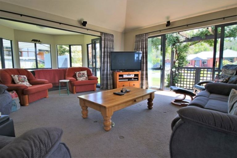 Photo of property in 30 Albert Drive, Clyde, 9330