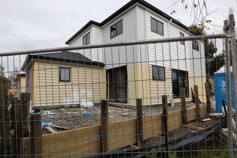 Photo of property in 3a Riverton Drive, Randwick Park, Auckland, 2105