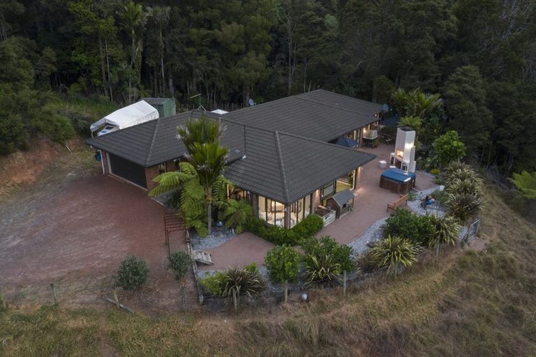 Photo of property in 63 Tram Road, Swanson, Auckland, 0614