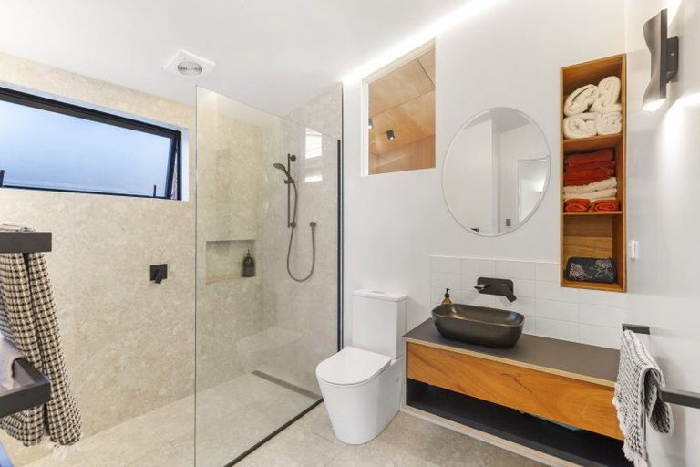 Photo of property in 21 Point Street, Raglan, 3225