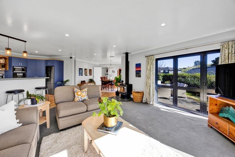 Photo of property in 82 Wallath Road, Westown, New Plymouth, 4310