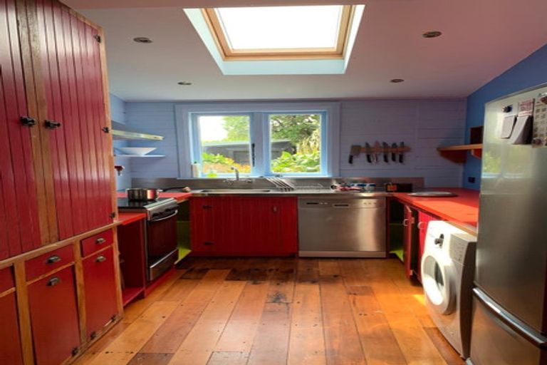 Photo of property in 28 Palm Avenue, Lyall Bay, Wellington, 6022