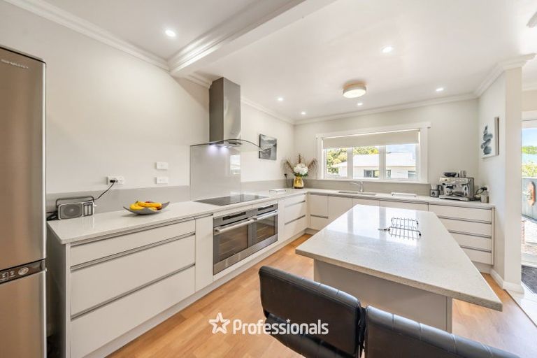 Photo of property in 32 Birdwood Road, Waterloo, Lower Hutt, 5011