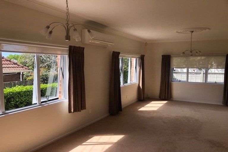 Photo of property in 1/7 Sylvan Park Avenue, Milford, Auckland, 0620