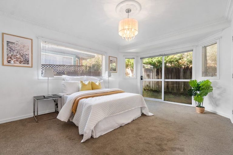 Photo of property in 2/25 Scott Avenue, Mangere Bridge, Auckland, 2022