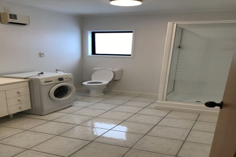 Photo of property in 6 Ferntree Terrace, West Harbour, Auckland, 0618