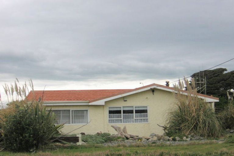 Photo of property in 31 Marine Parade South, Foxton Beach, Foxton, 4815