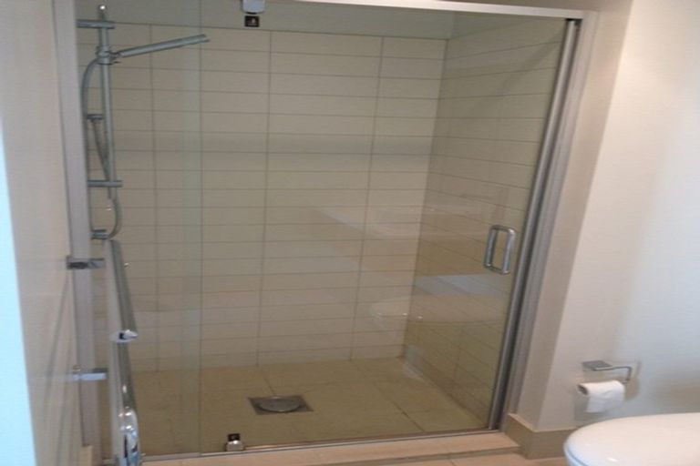 Photo of property in The Docks Apartments, 402/2 Dockside Lane, Auckland Central, Auckland, 1010