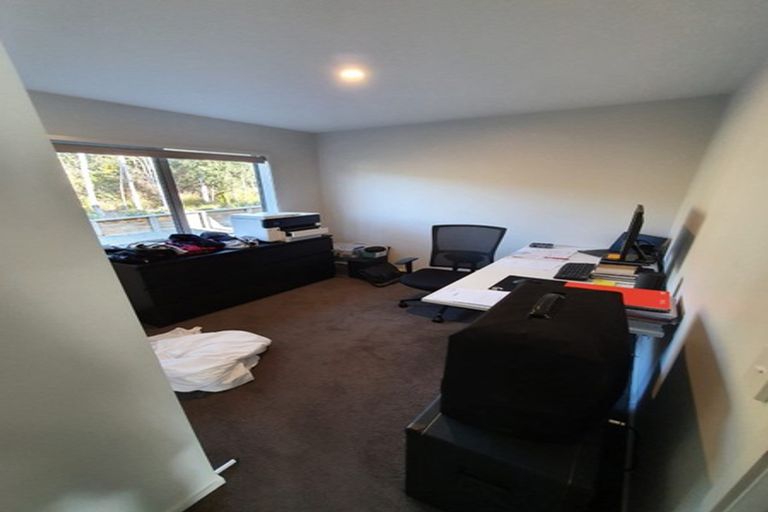 Photo of property in 3 William Pitcher Place, Greenhithe, Auckland, 0632