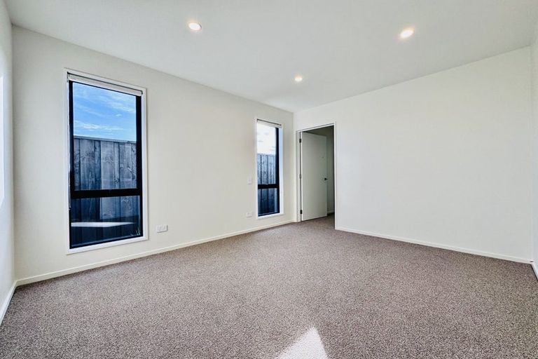 Photo of property in 24 Ruataniwha Avenue, Rangiora, 7400