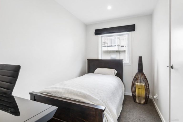 Photo of property in 56e Nicholson Road, Khandallah, Wellington, 6035